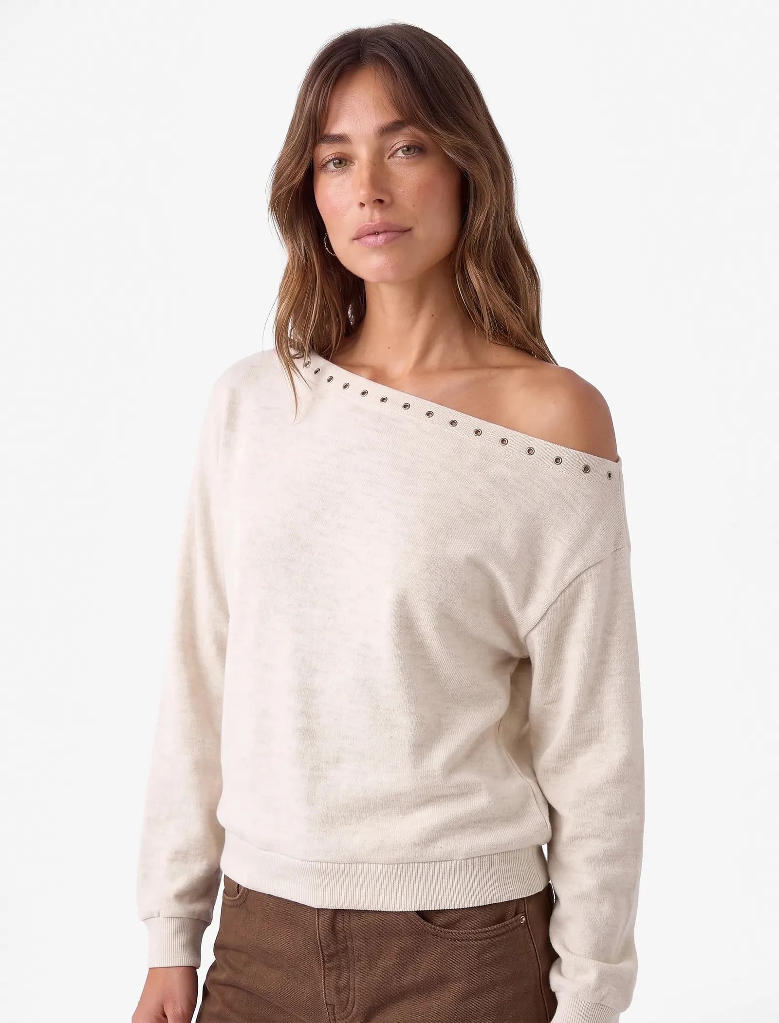 Uzun Kollu Zımbalı Asimetrik Kayık Yaka Omzu Açık Sweatshirt