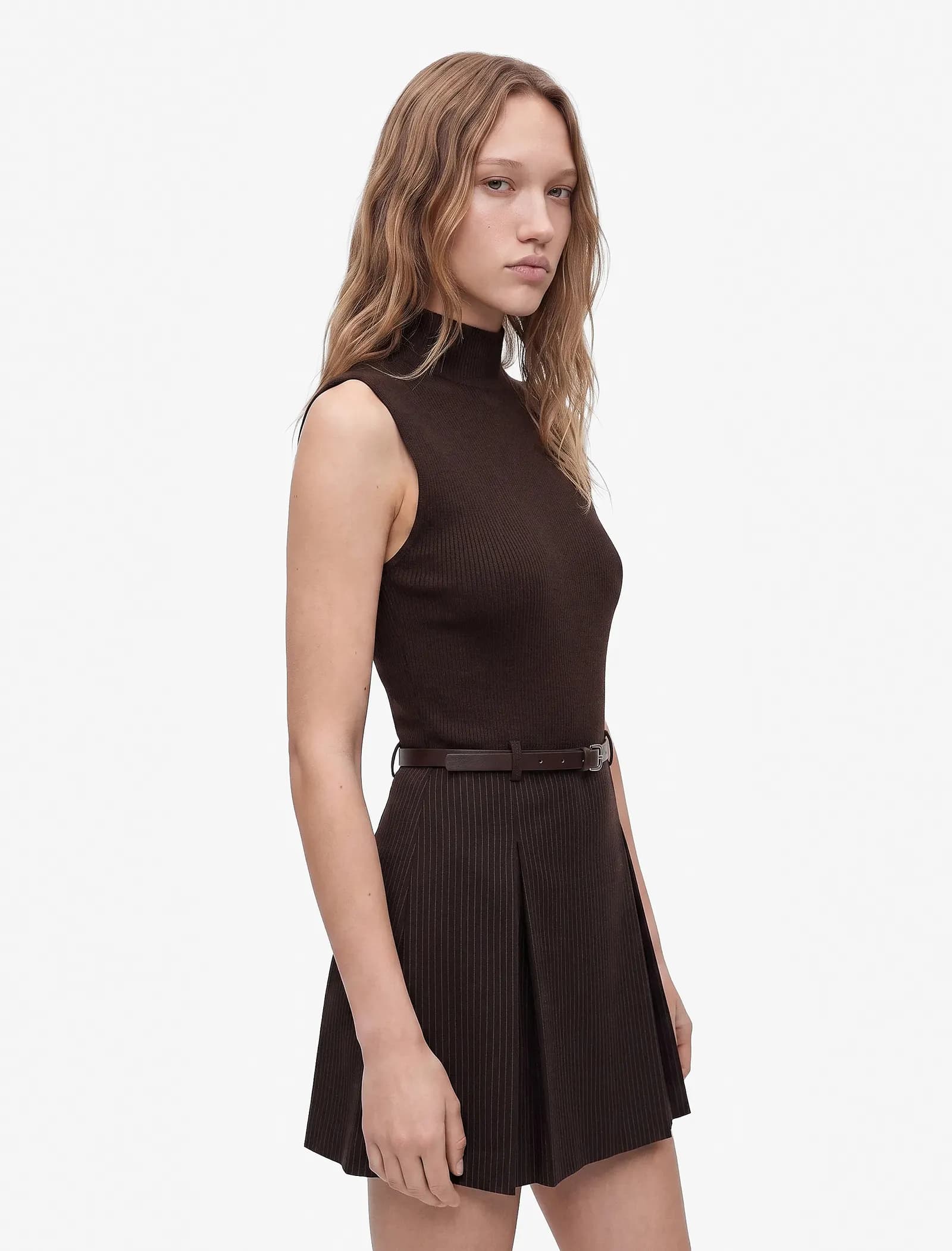 Pamuklu Slim Fit Kemer Detaylı Bisiklet Yaka Kolsuz Bodycon Pileli Mini Elbise